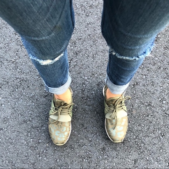 Metallic Green Leopard Sneakers - Picture 7 of 8